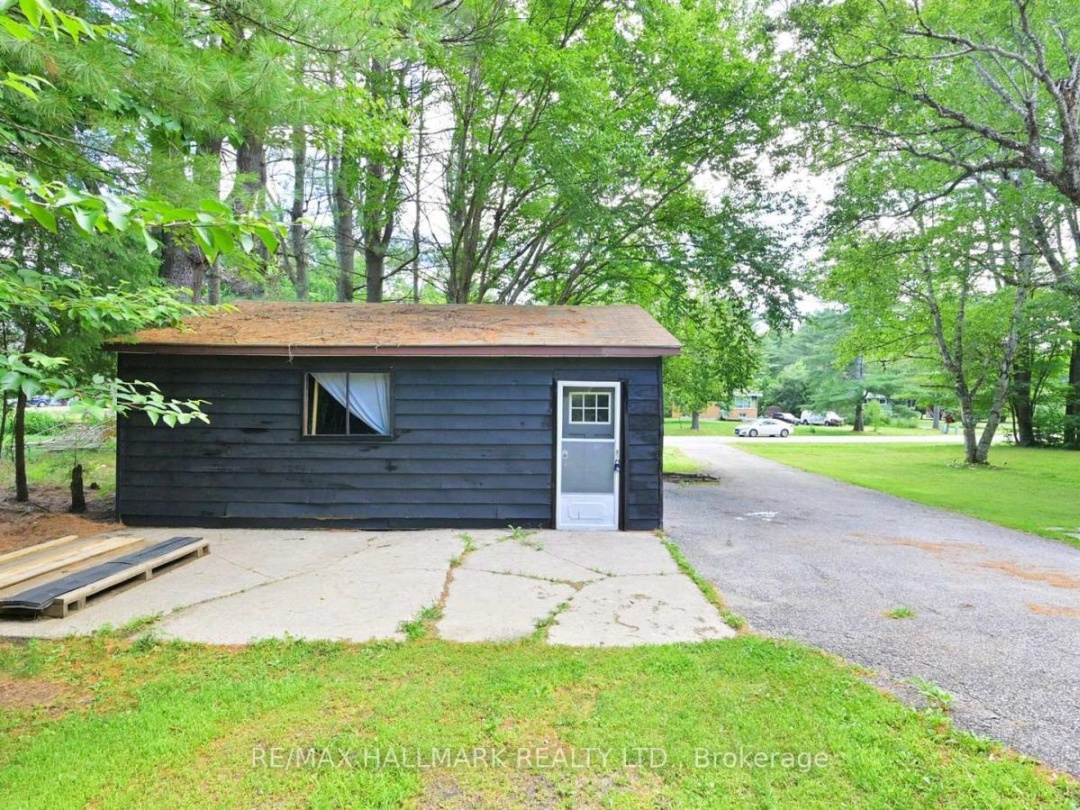 14 SELLENS AVENUE, Bracebridge (Macaulay)