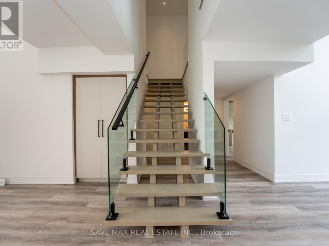 3775 SUNBANK CRESCENT, 