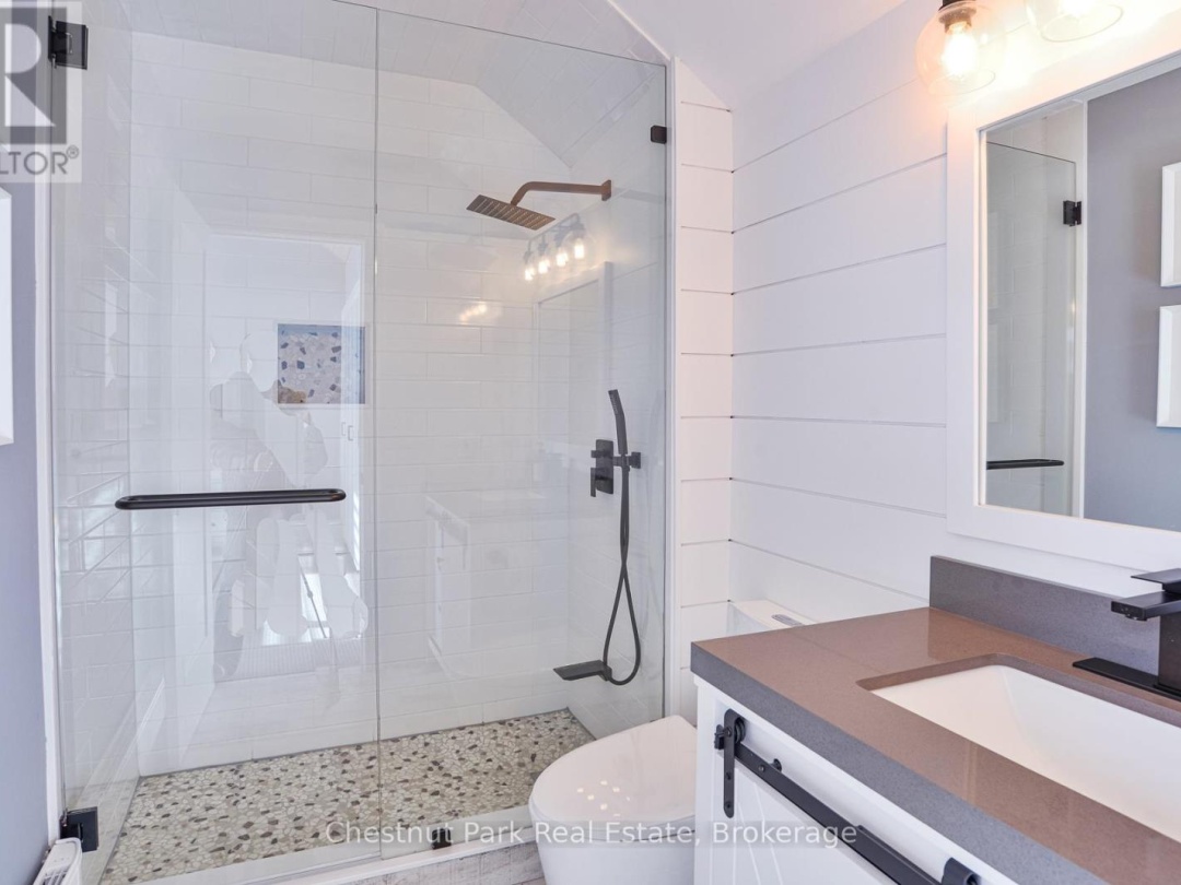 4 TURNER DRIVE, 