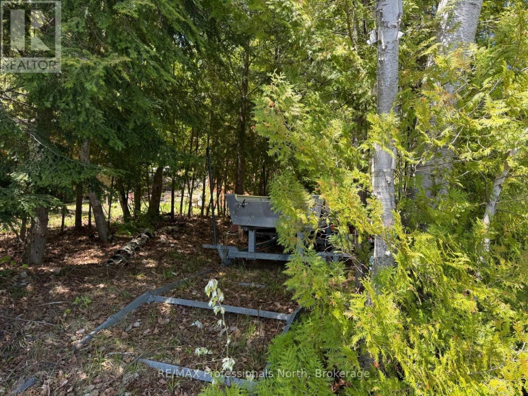 2612 WILKINSON ROAD, Kennisis Lake