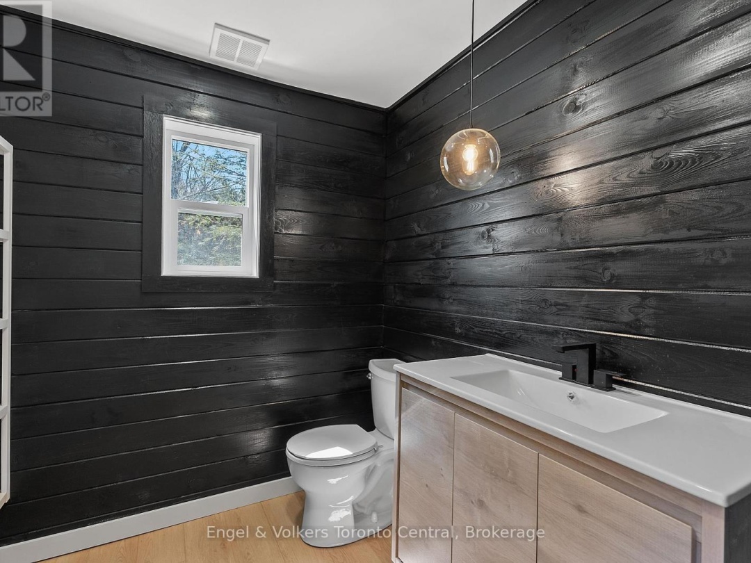 1457 LAKE JOSEPH ROAD, McTaggart Lake