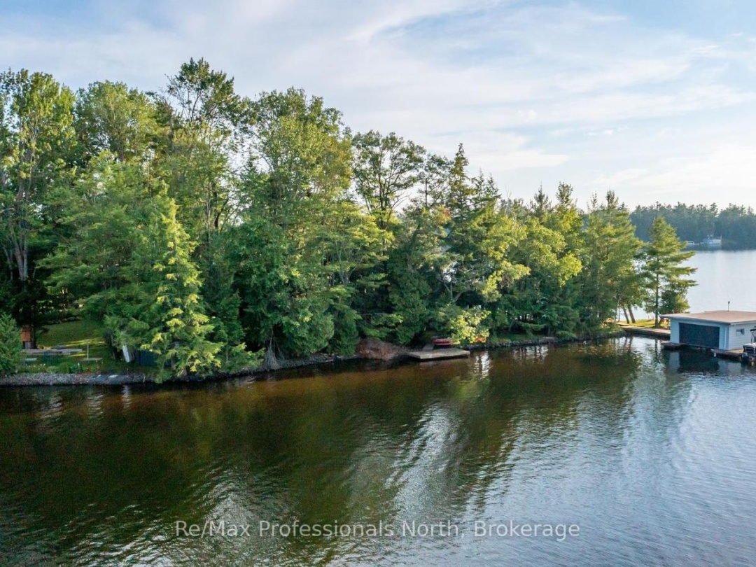 3-4 MB HENRY ISLAND, 