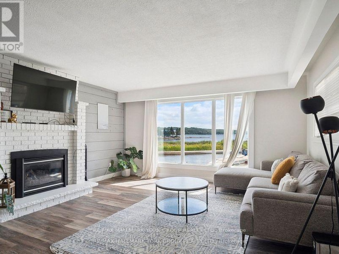 42 LIGHTHOUSE CRESCENT, 