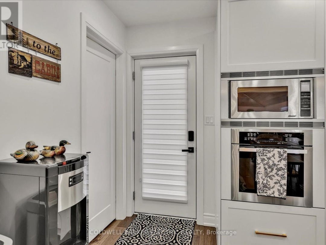 1224 MCCRACKENS LANE, 
