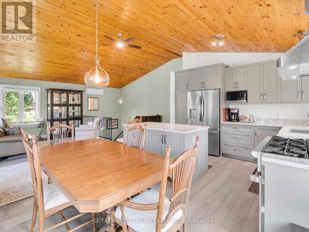 1435 FALKENBURG ROAD, Muskoka Lakes (Monck (Muskoka Lakes))