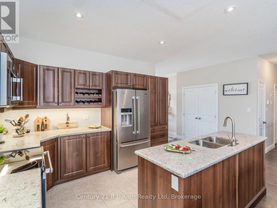 4 CHARLIE RAWSON BOULEVARD, Tay (Victoria Harbour)