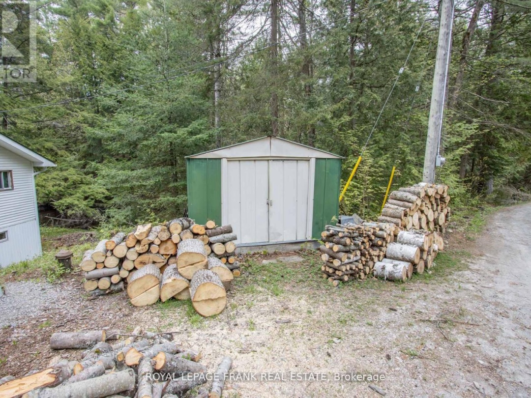 1070 TOWERING OAKS TRAIL, 