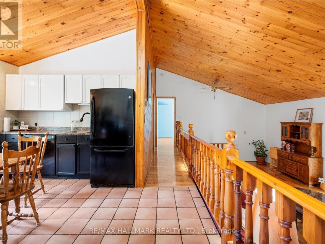 25 LITTLE SILVER LAKE WAY, Little Silver Lake