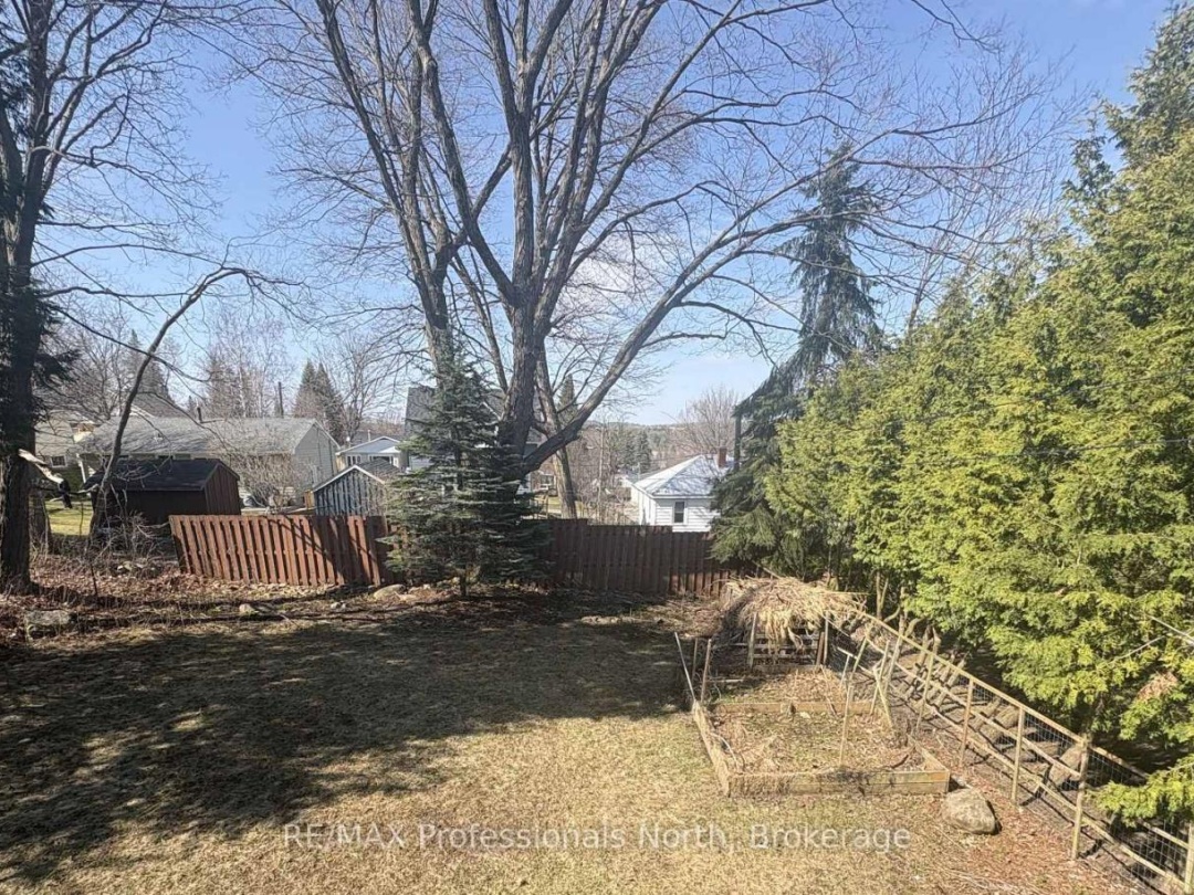 10 FLORENCE STREET W, Huntsville (Chaffey)