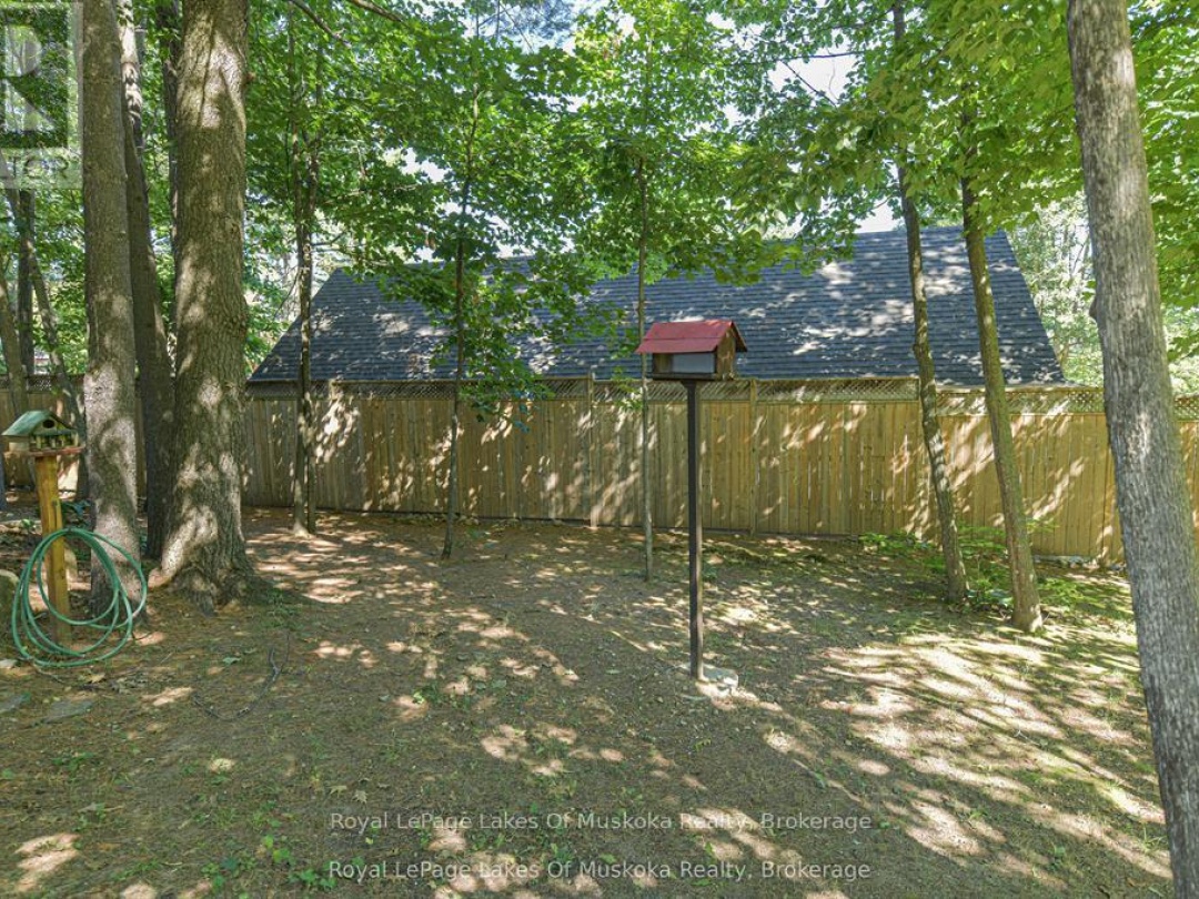 115 DOUGLAS STREET, Gravenhurst (Muskoka (S))