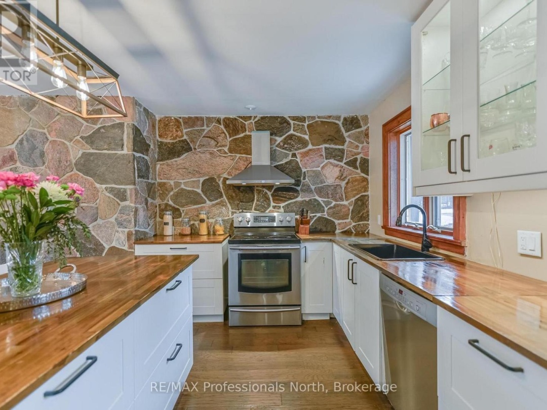 2481 NORTH SHORE ROAD, Algonquin Highlands (Stanhope)