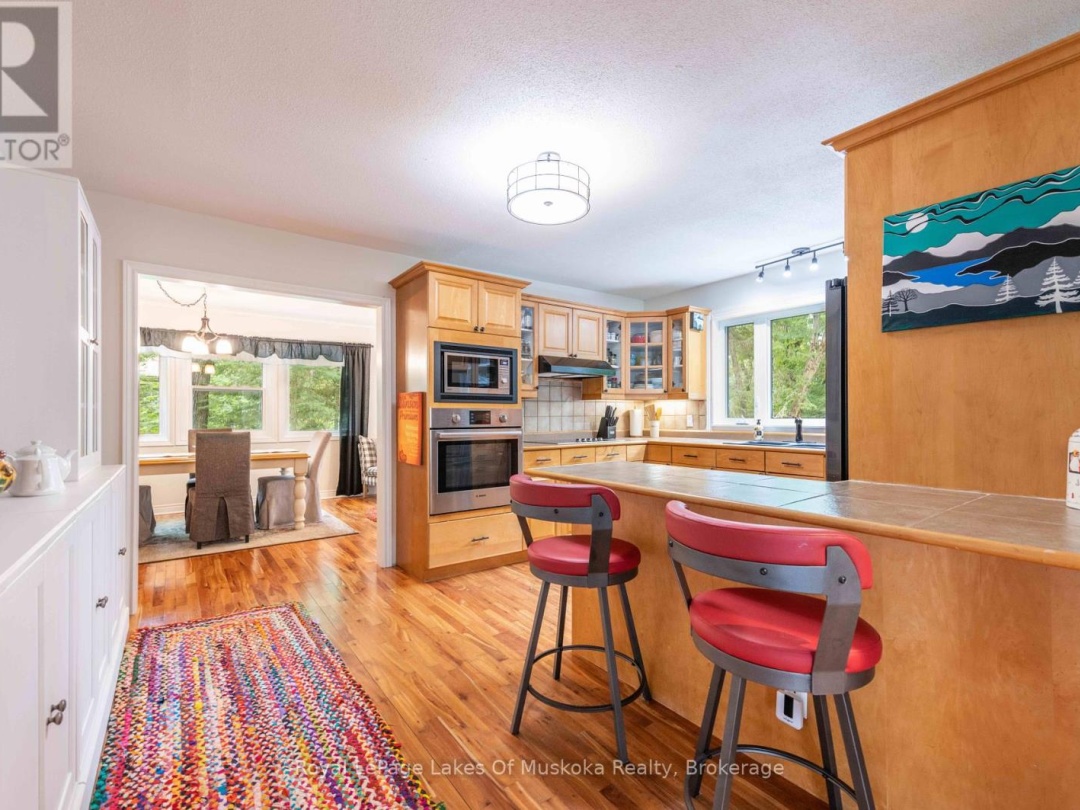 1588 SKYLINE DRIVE, Peninsula Lake