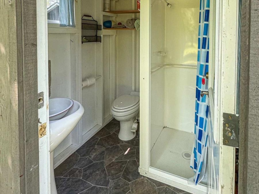 1068 HARTLEY ROAD, Severn River