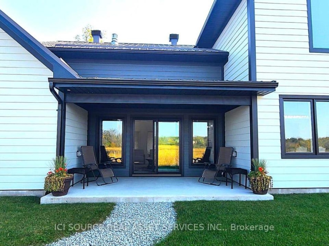 18 SWAN LANE, 