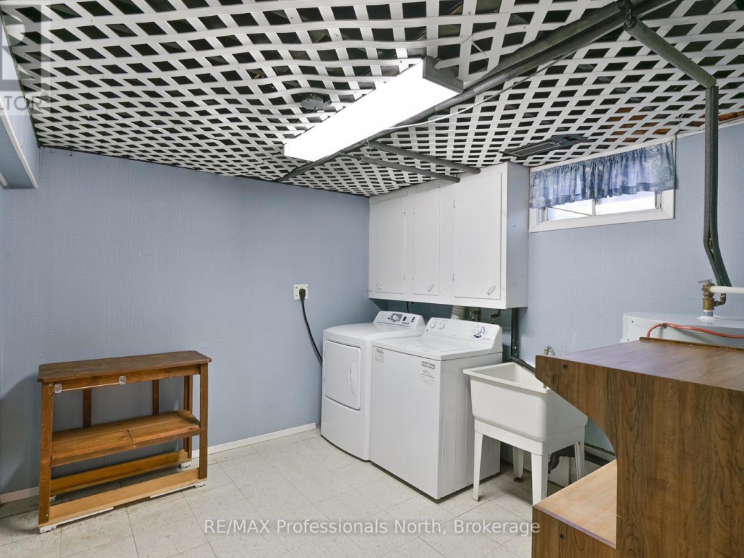 6 KNOB HILL COURT, Minden Hills (Anson)