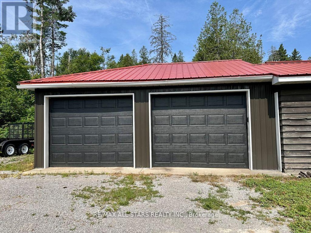380 LEDGE ROAD, Trent Lakes