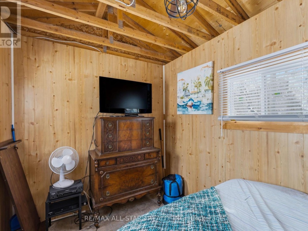 112 STURGEON GLEN ROAD, Sturgeon Lake