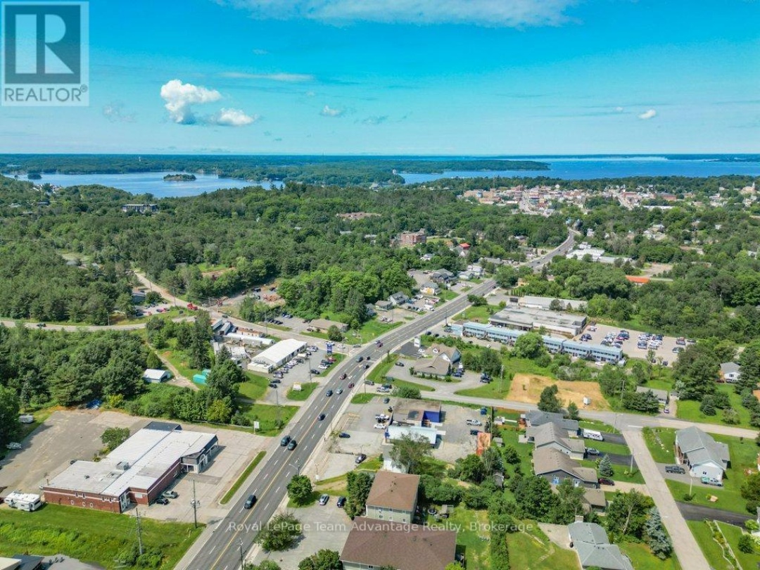 76 BOWES STREET, Parry Sound
