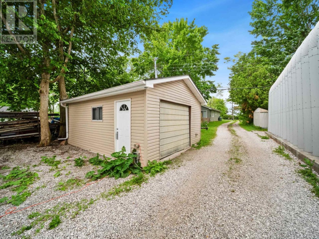 6386 BLUEBIRD STREET, St John Lake