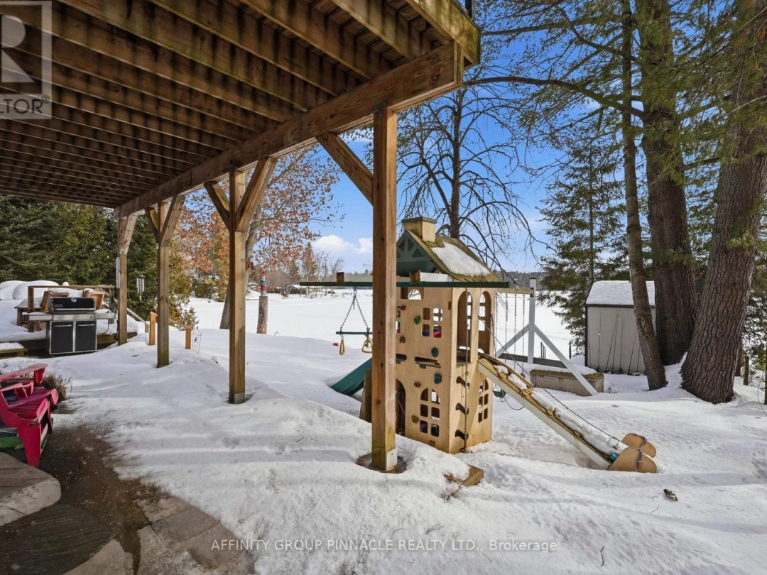 1150 MOORE LAKE ESTATES ROAD, Moore Lake