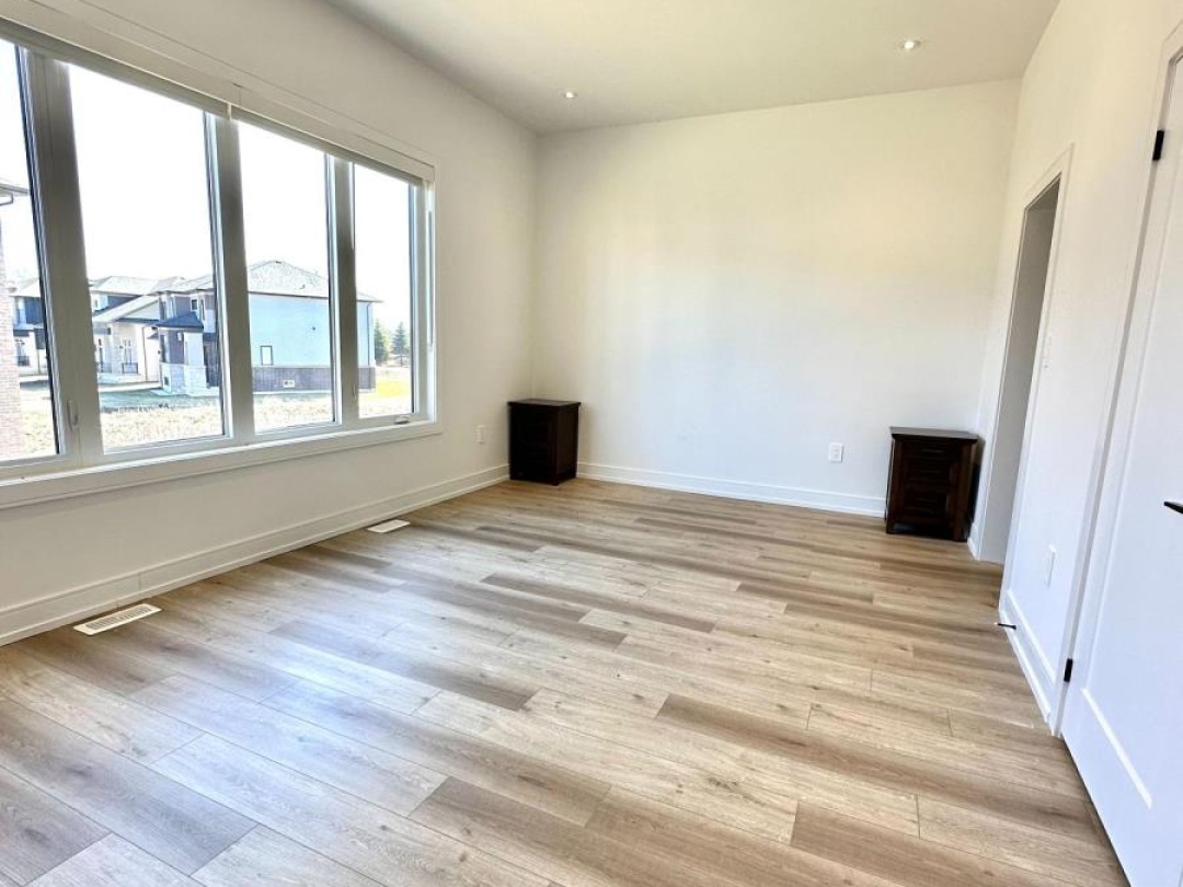 3706 Quayside Drive, Severn (West Shore)