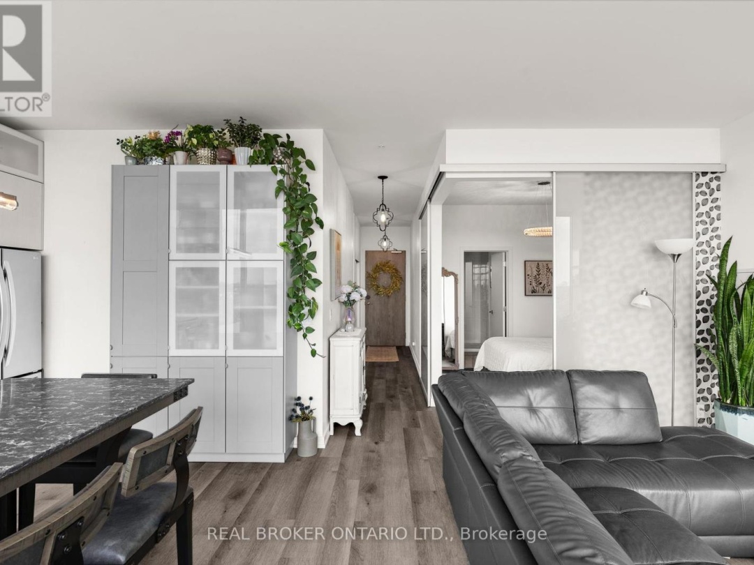 321 - 21 MATCHEDASH STREET S, 