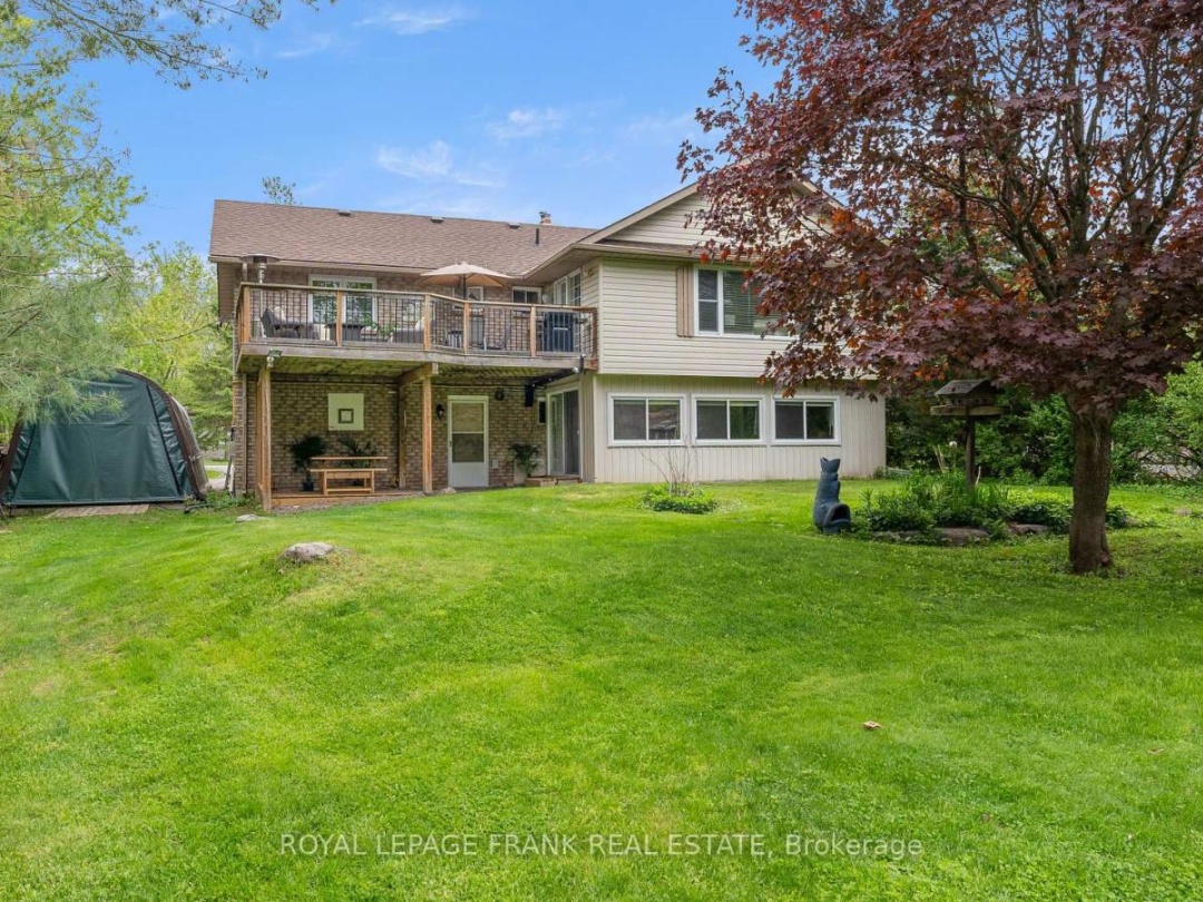 97 PIRATES GLEN DRIVE, Pigeon Lake
