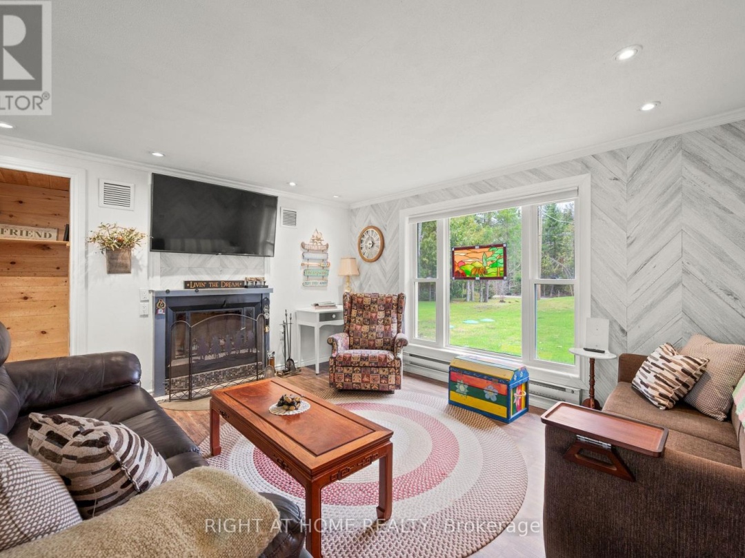 369 SOUTHAM DRIVE, Burnt River