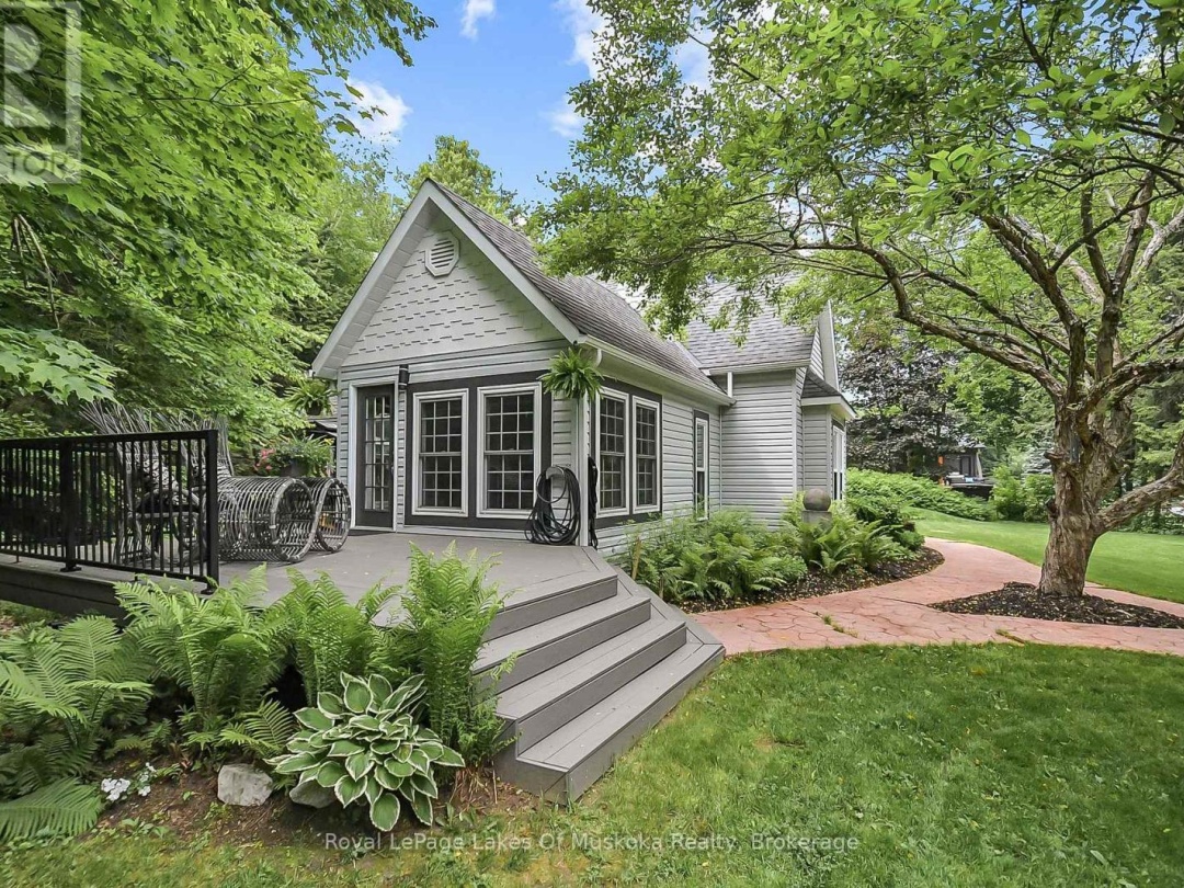 103 SOUTHBANK DRIVE, Muskoka River