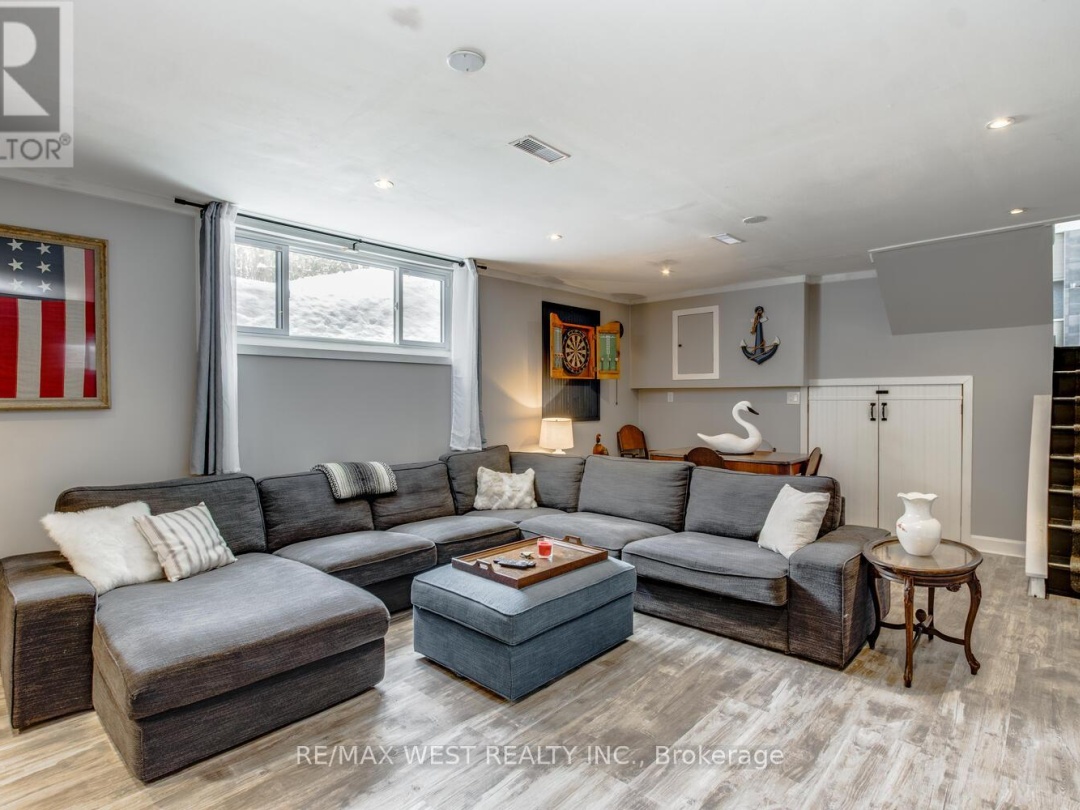 169 BAYVIEW AVENUE E, Tay