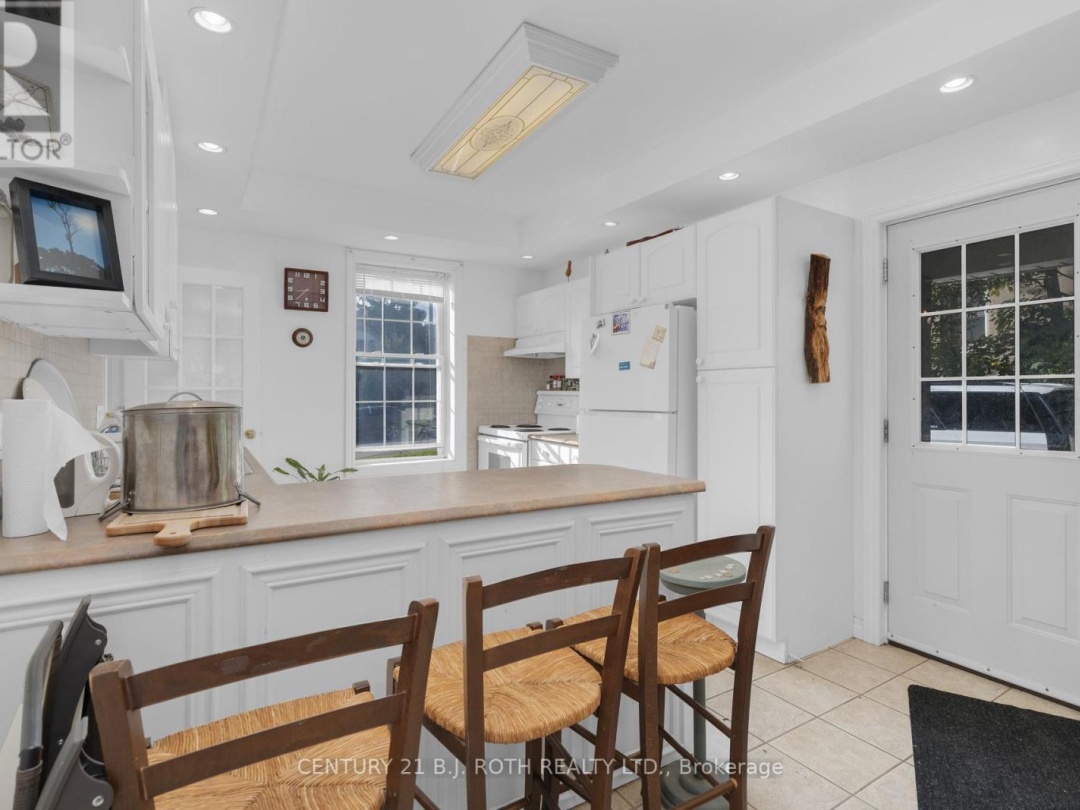 165 PARKVIEW AVENUE, 