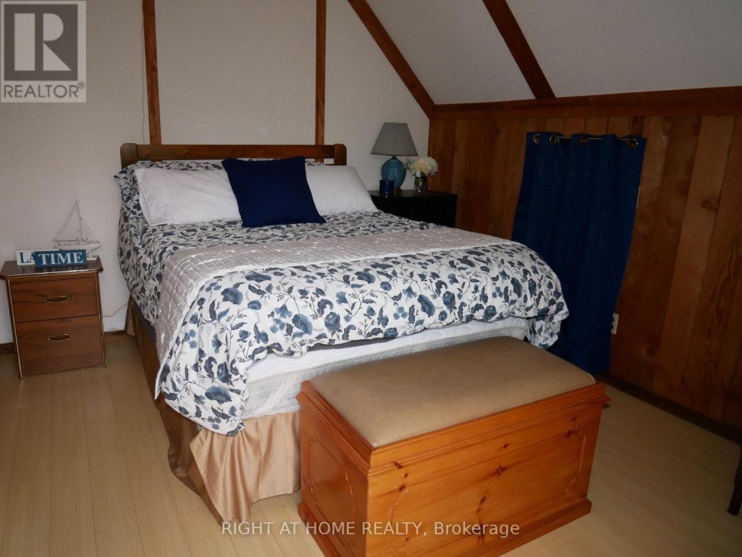 1130 TOWERING OAKS TRAIL W, 