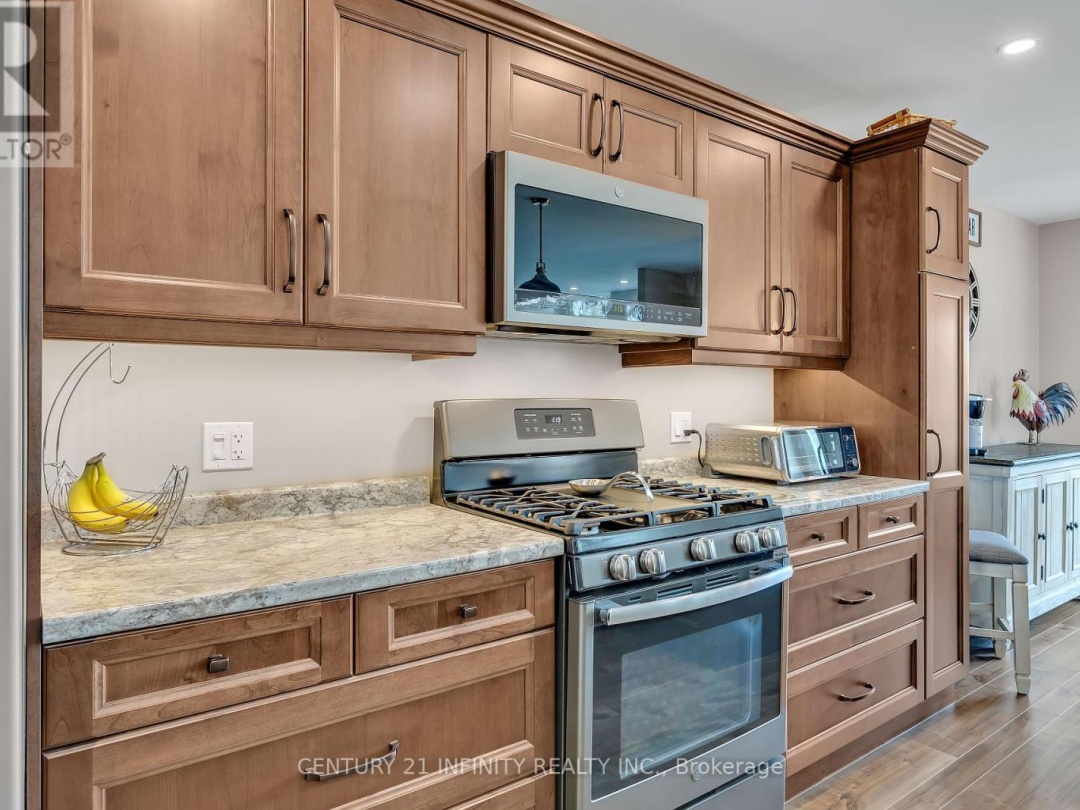 240 Burnt River Road, Kawartha Lakes (Somerville)