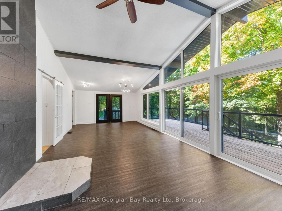 1745 TWIN OAKS CRESCENT, 