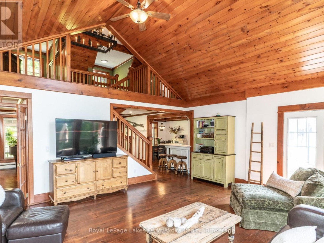 1080 WALKERS GLENN CRESCENT, Lake of Bays (Sinclair)