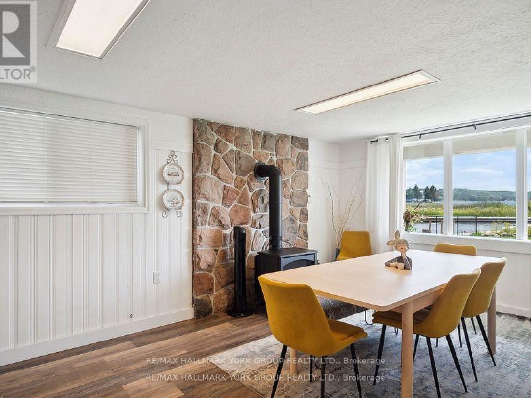 42 LIGHTHOUSE CRESCENT, 