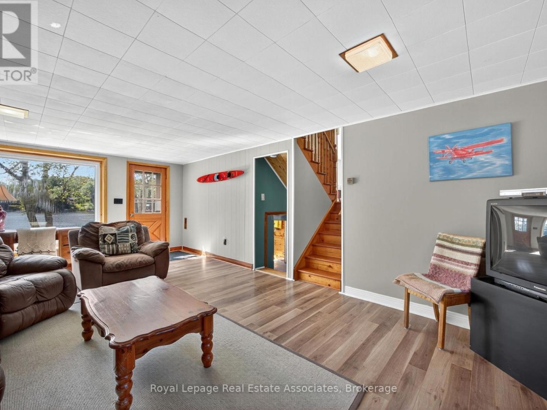 389 FALCON ROAD, Lake Vernon