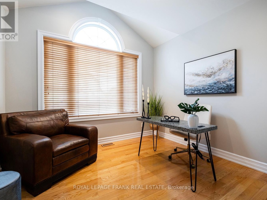 24 GILSON POINT PLACE, 
