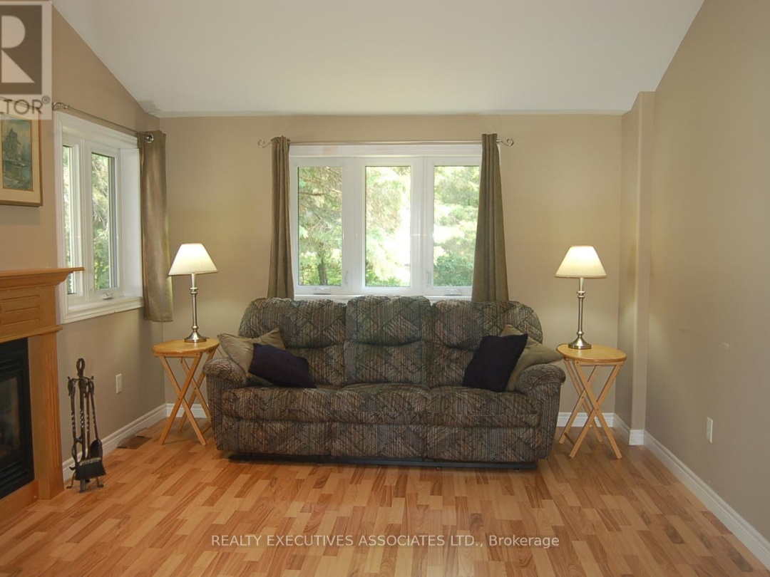 211 ALPINE LAKE ROAD, Pigeon Lake