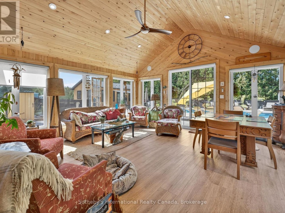 1082 BEAUMONT FARM ROAD, Muskoka River
