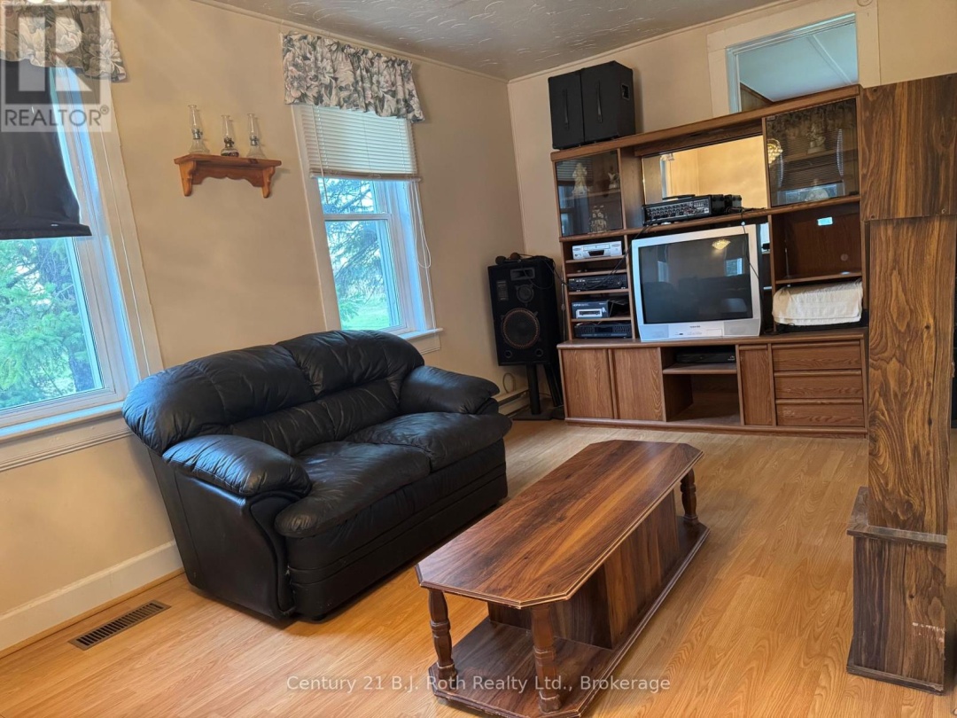 1767 10 CONCESSION, 