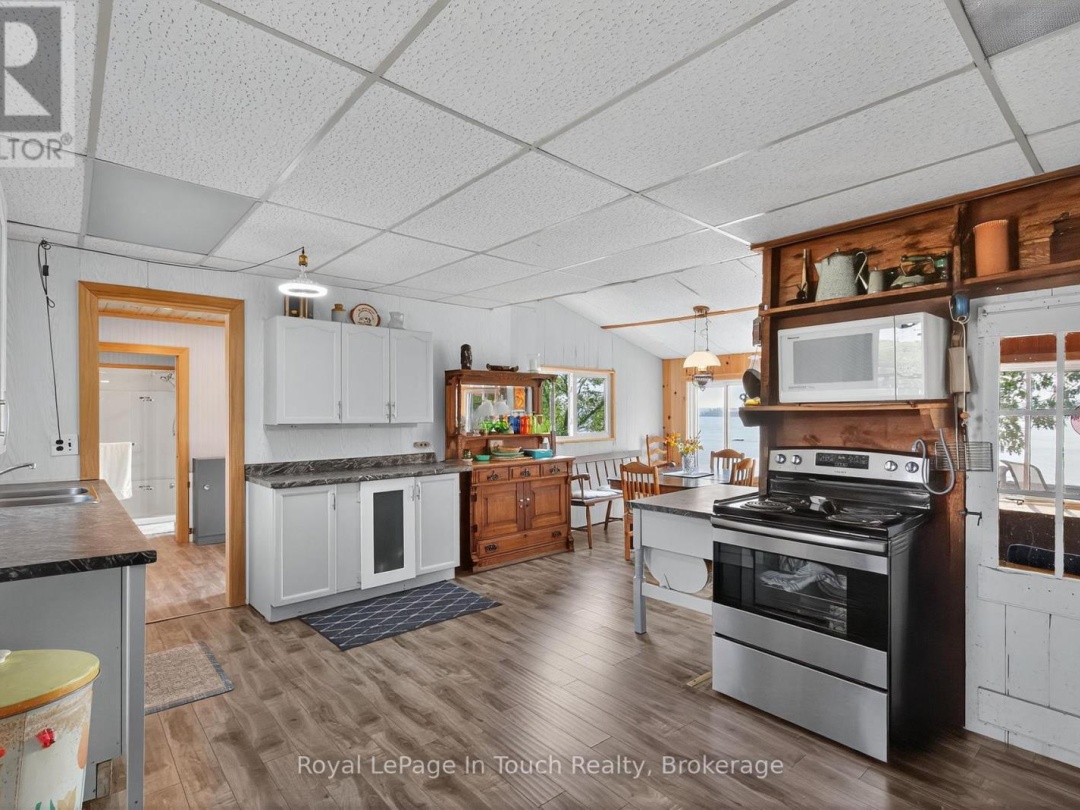 34 B320 SANS SOUCI ISLAND, Georgian Bay