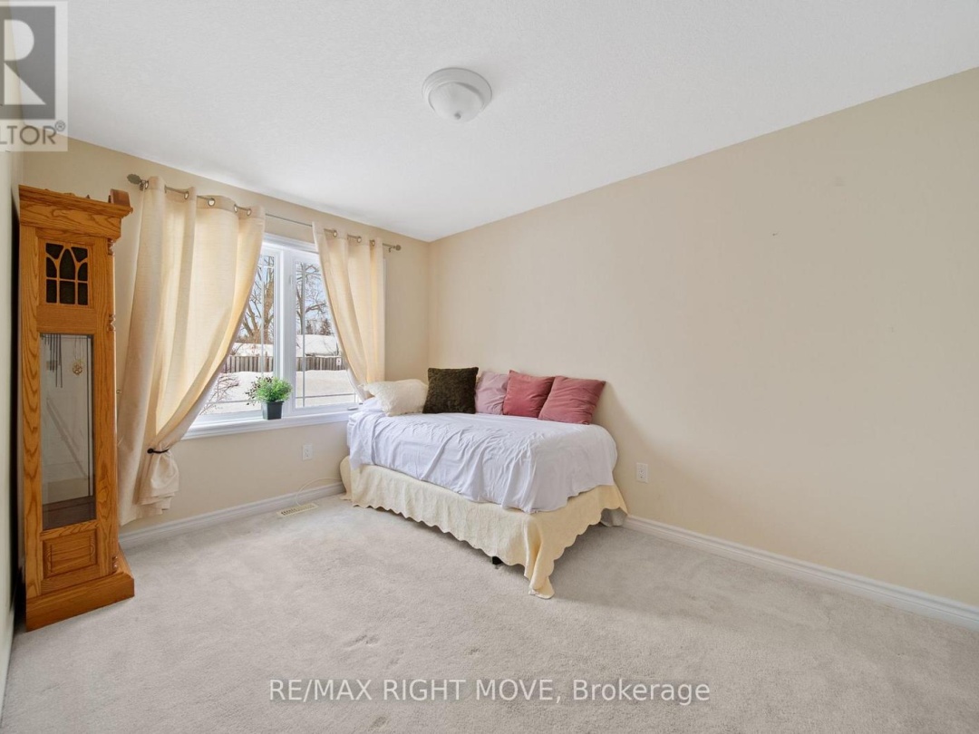 3 TAYLOR DRIVE, Orillia