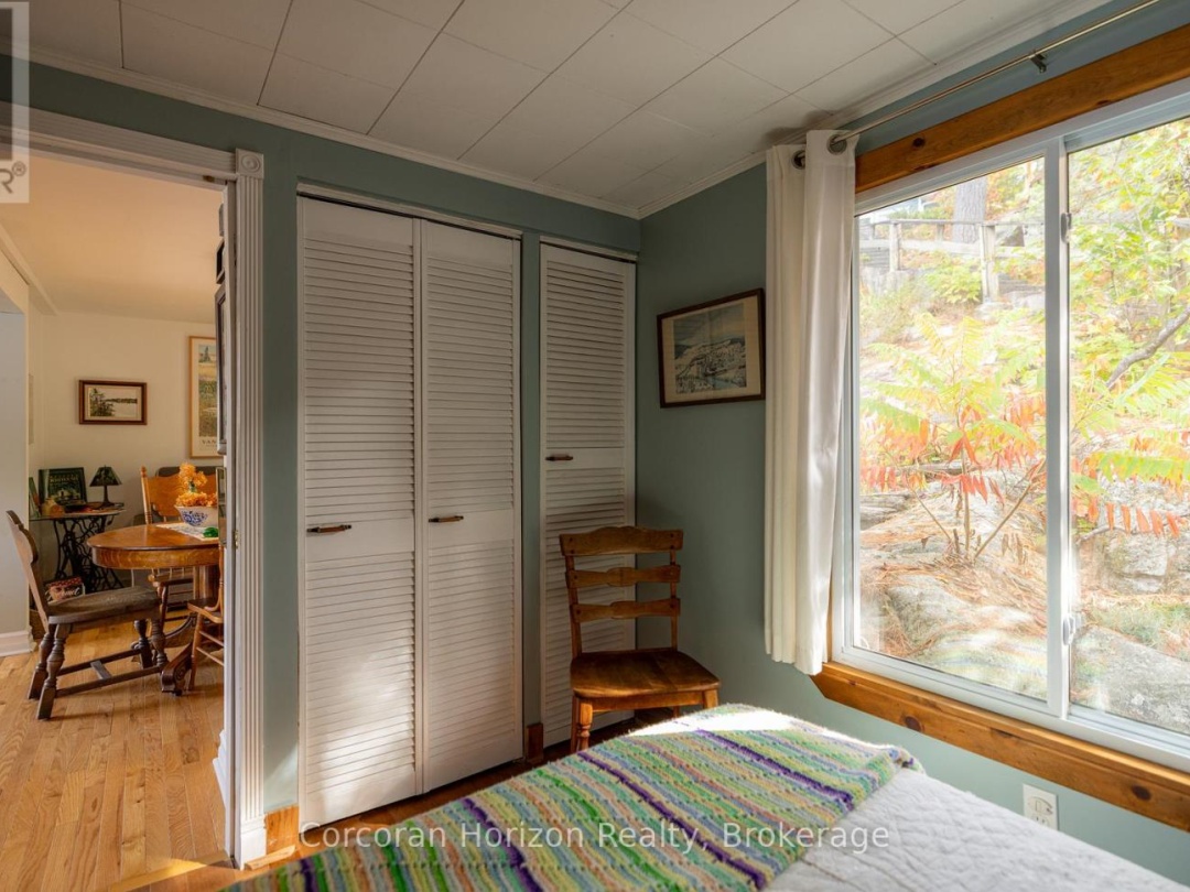 566 HUNGRY BAY ROAD W, Six Mile Lake