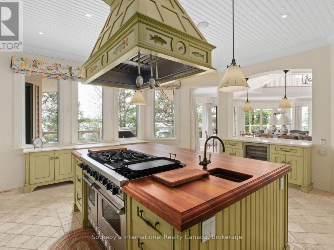 POINT COTTAGE - 1250 WALDMERE ROAD, Muskoka 