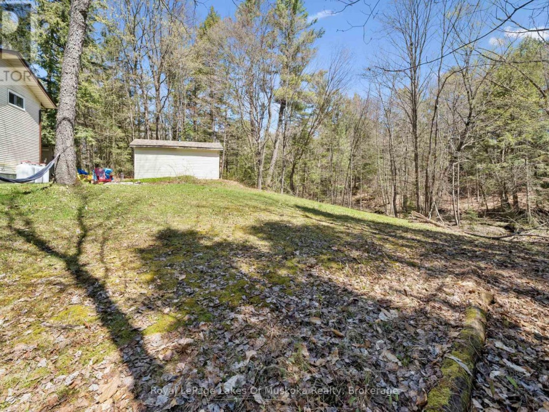 1052 OLD FALKENBURG ROAD, Bracebridge (Macaulay)