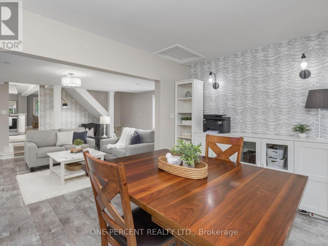 406 PETER STREET N, 