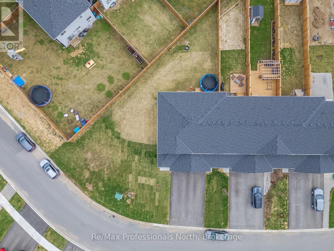 160 DAFFODIL COURT, 