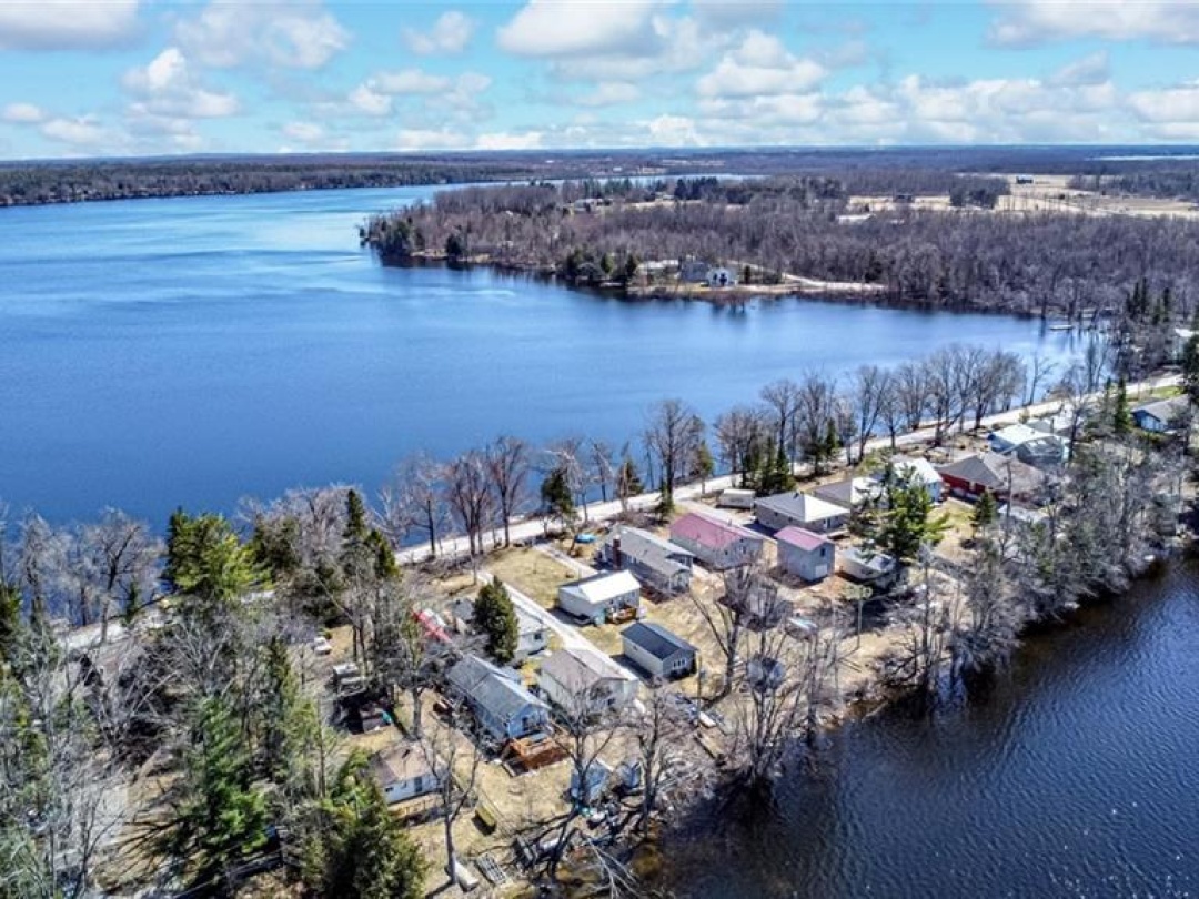 185 AVERY POINT Road, Dalrymple Lake