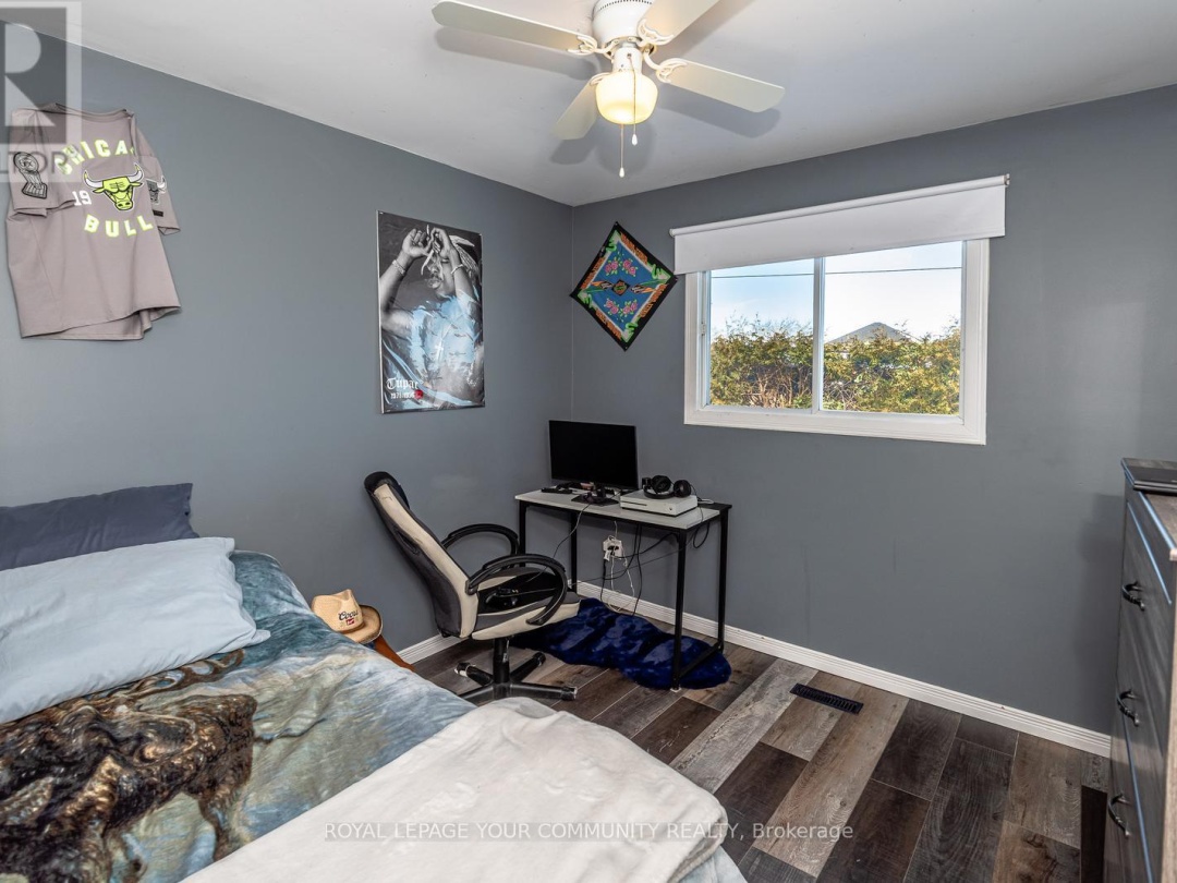 347 LAKELAND CRESCENT, 